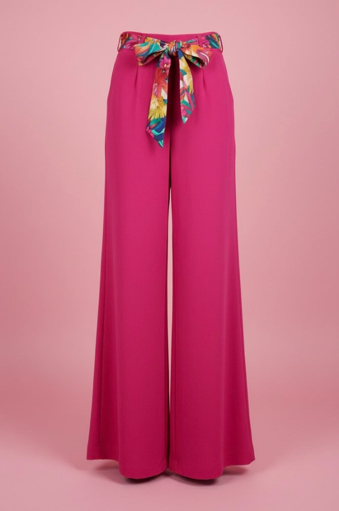 Pantalon large fuchsia avec ceinture foulard