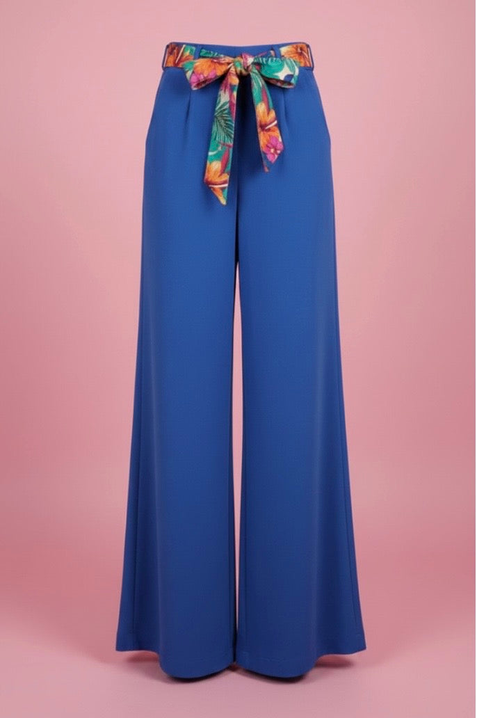 Pantalon large bleu royal avec ceinture fleurie
