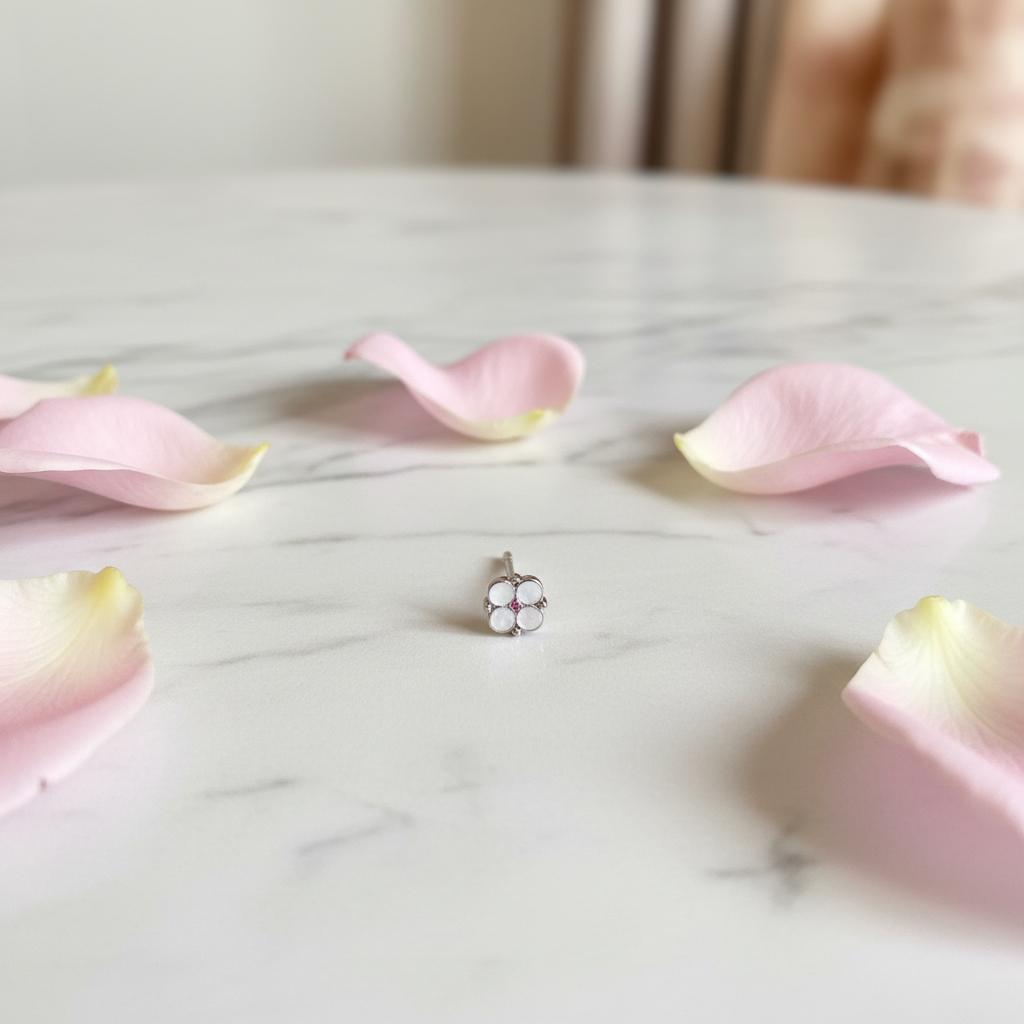 Boucles d'oreilles fleur – Argent & Pierre blanche